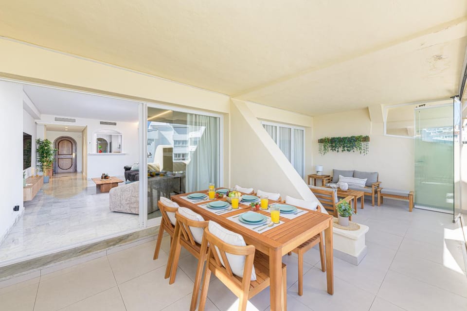 TV and multimedia, Balcony/Terrace, Living room, Photo of the whole room, Dining area, air conditioner