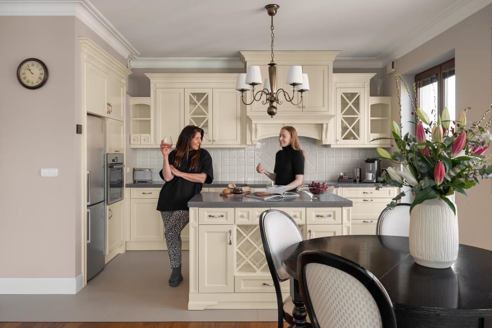 People, Kitchen or kitchenette, Dining area, stove