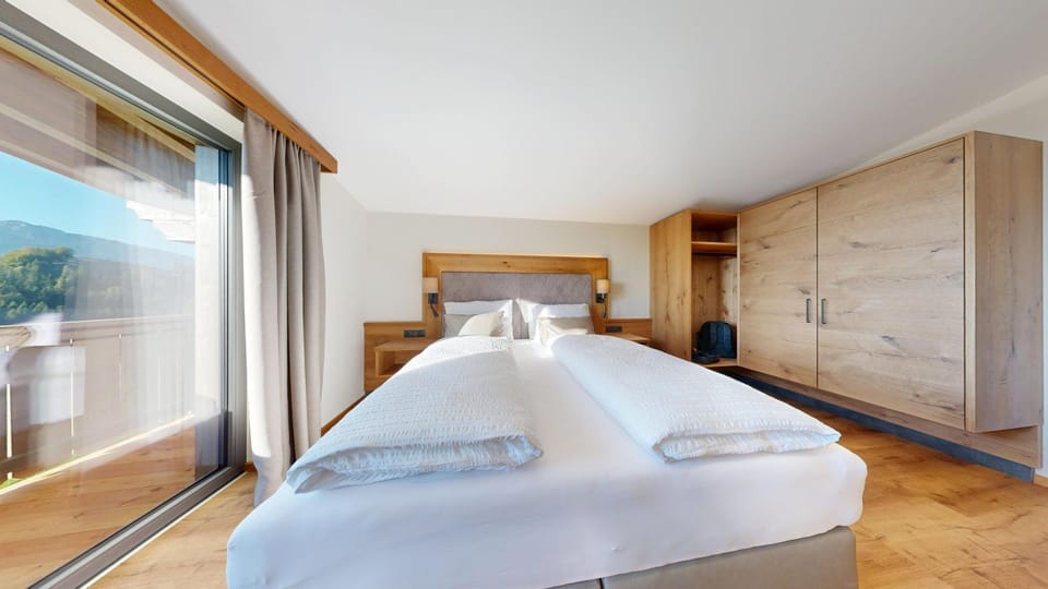Bed, Bedroom, wardrobe