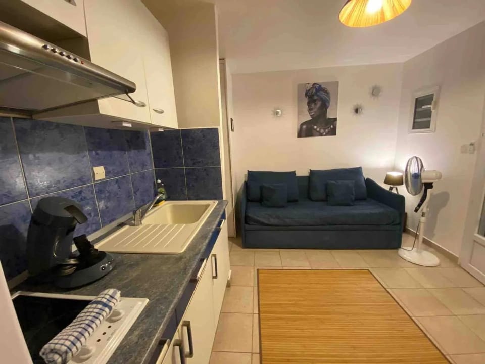 Appartement lumineux avec terrasse et piscine au Gosier Apartment in Le Gosier