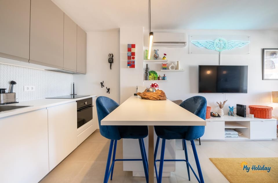 TV and multimedia, Kitchen or kitchenette, Dining area