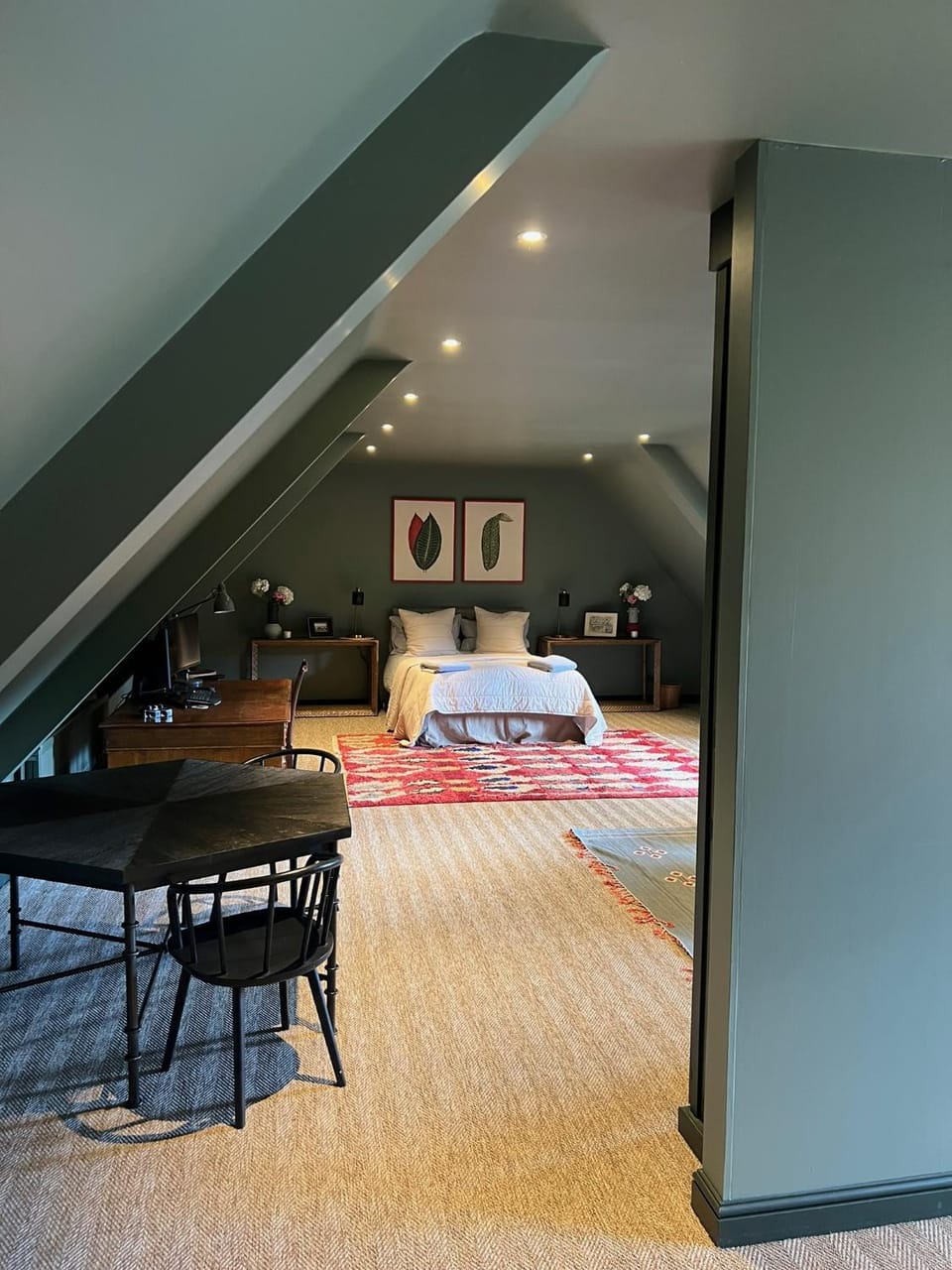 Photo of the whole room