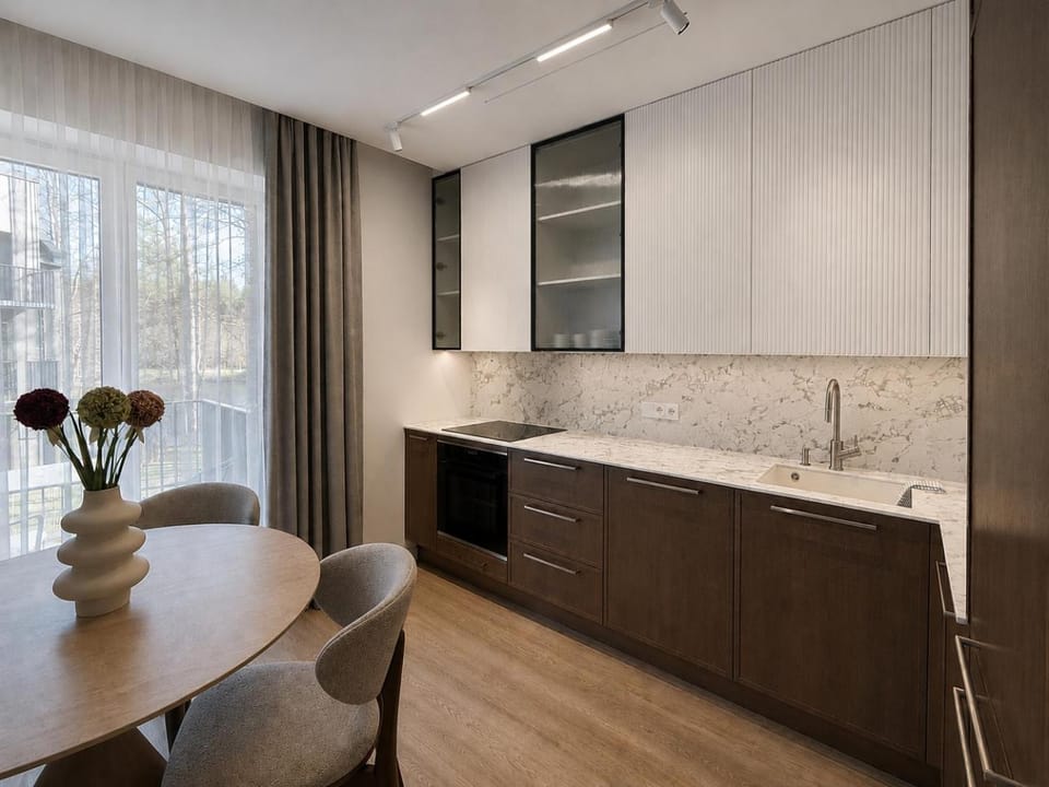 Kitchen or kitchenette, Dining area, stove