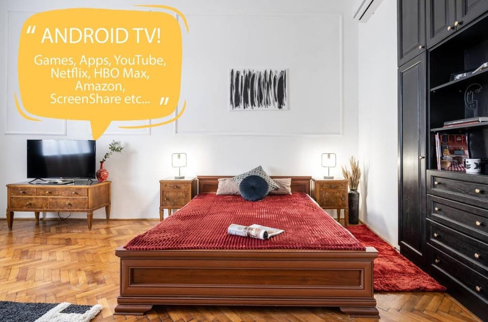 Bed, TV and multimedia, Bedroom