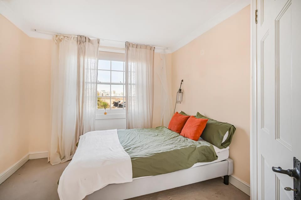 Luxe 1 bed flat in Greenwich with Private Garden Apartment in London Borough of Lewisham