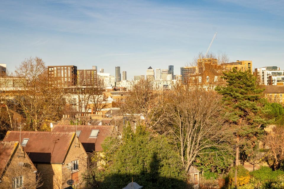 Luxe 1 bed flat in Greenwich with Private Garden Apartment in London Borough of Lewisham
