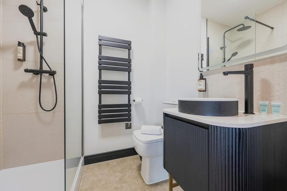 The Cardiff Hub 2BR Apartment in Central Cardiff with Parking Apartment in Cardiff