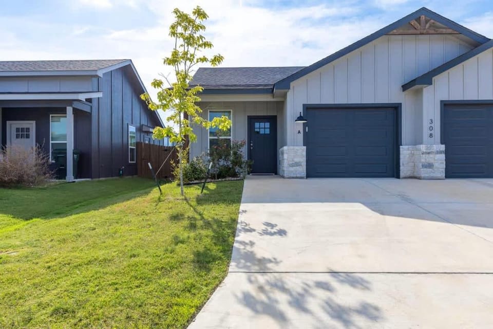 NEW Temple 12 BD Contractor & Group Friendly House in Temple