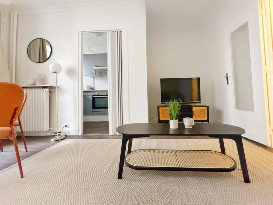 Communal lounge/ TV room, TV and multimedia, Living room