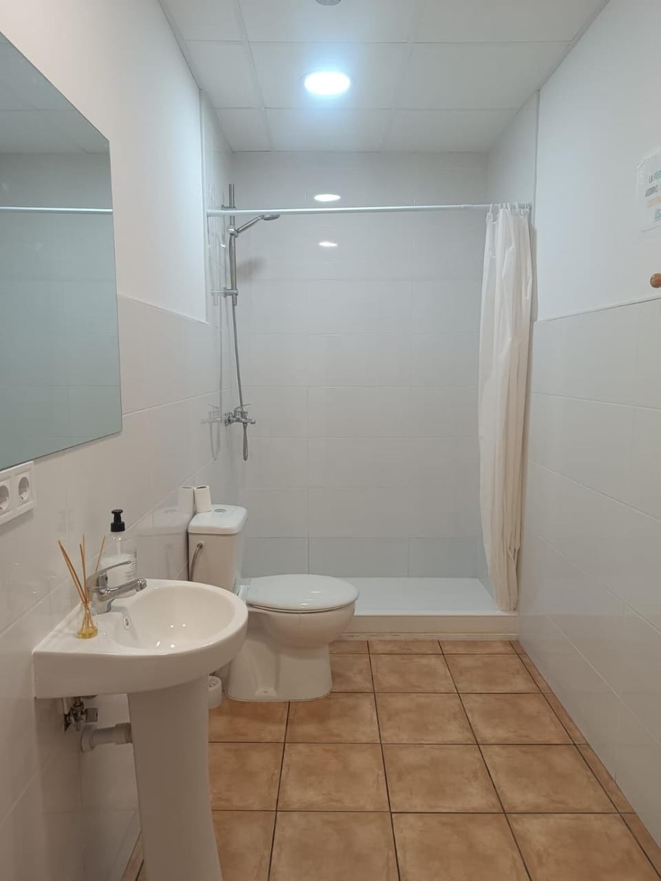 Nest Room Hostel in Alicante