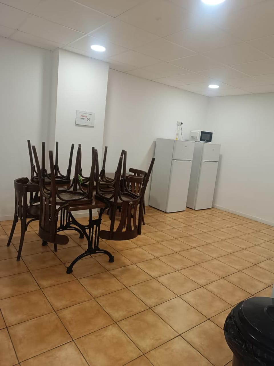Nest Room Hostel in Alicante