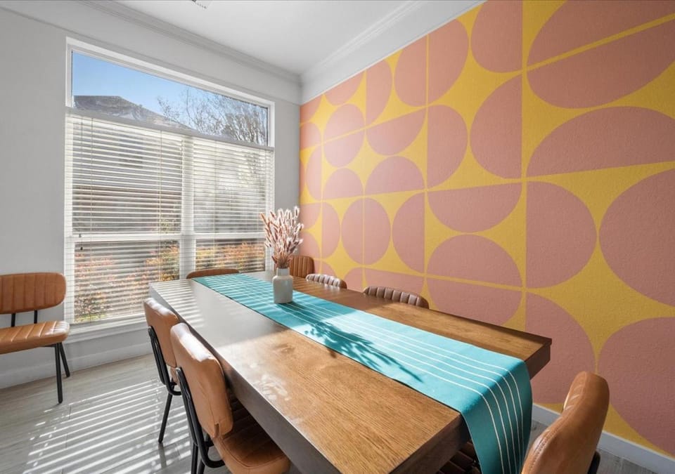 NEW! Stylish Home Arcade & Fireplace Sleeps 10 House in Cedar Park
