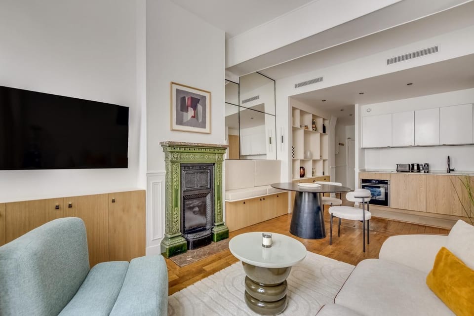 Living room, Dining area
