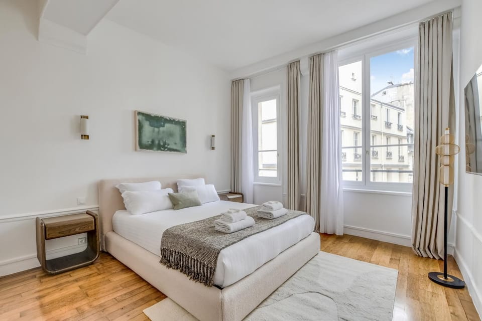 Bed, Photo of the whole room, Bedroom