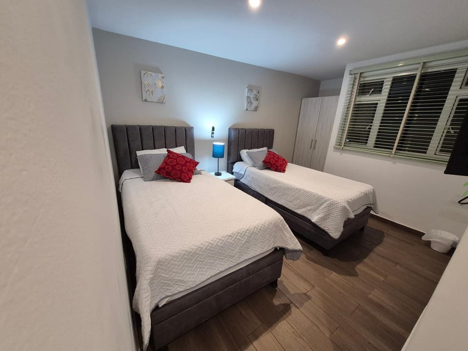 Bed, Bedroom, internet, pet friendly