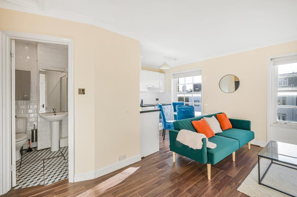 Private designer 1 bed flat in Greenwich with Private Garden Apartment in London Borough of Lewisham