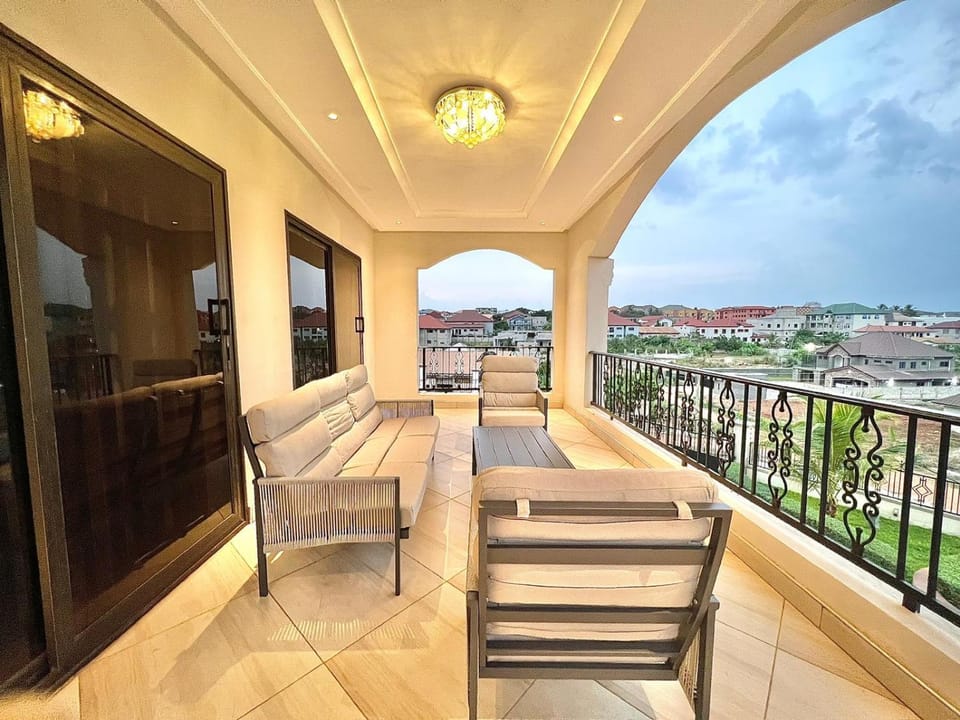 View (from property/room), Balcony/Terrace, Seating area
