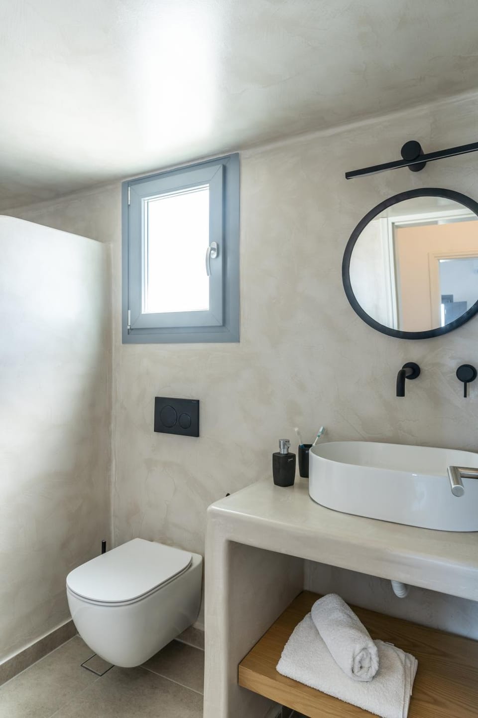 Toilet, Bathroom, towels