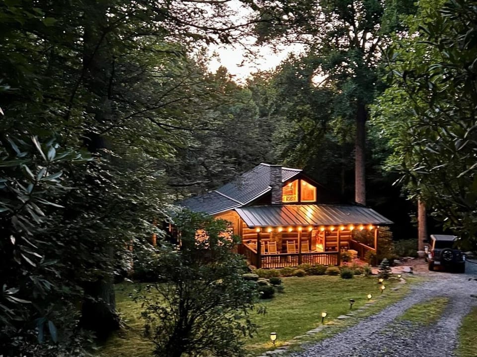 Hemlock Hill Cabin Cabin in Watauga