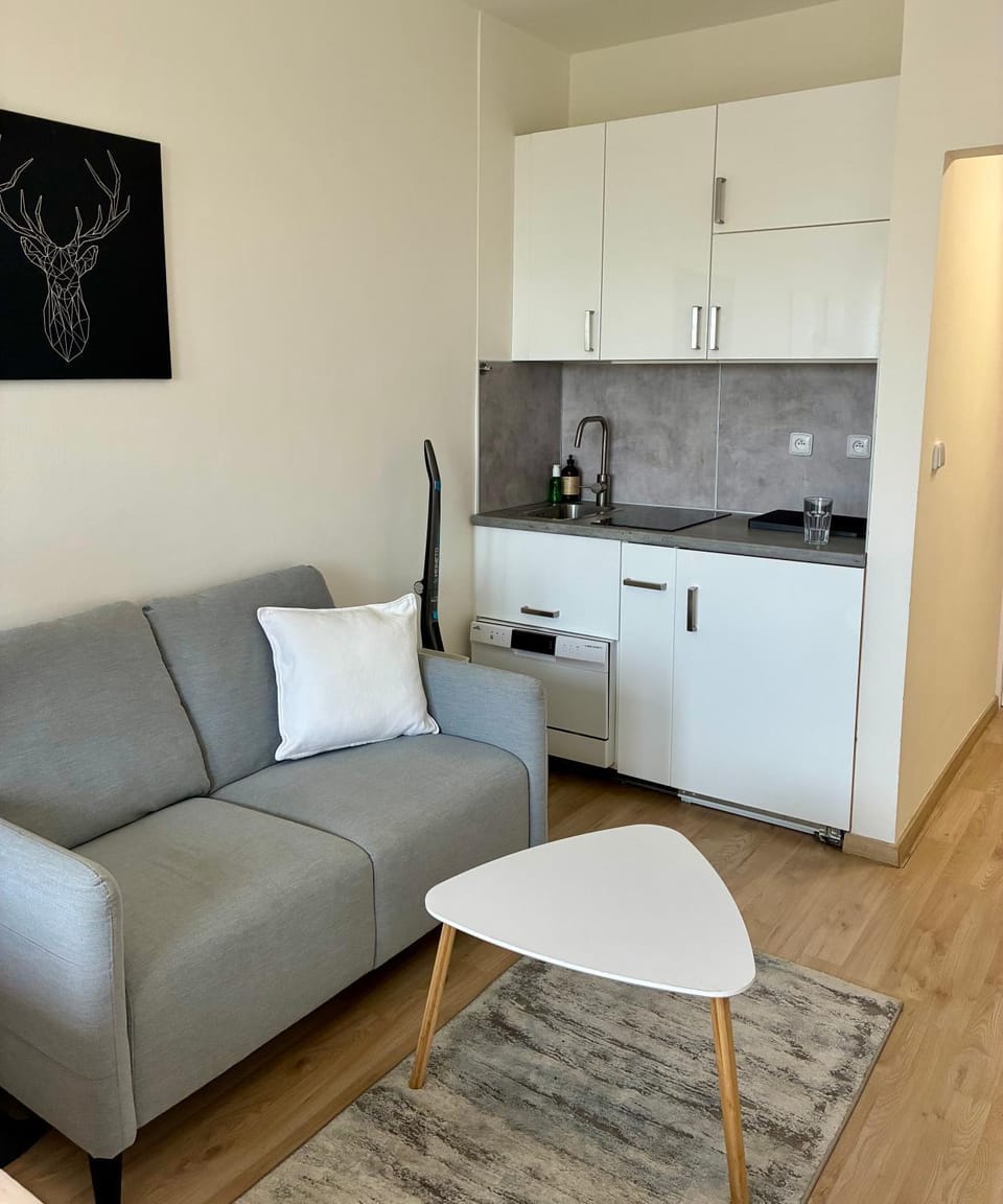 Kitchen or kitchenette, Seating area