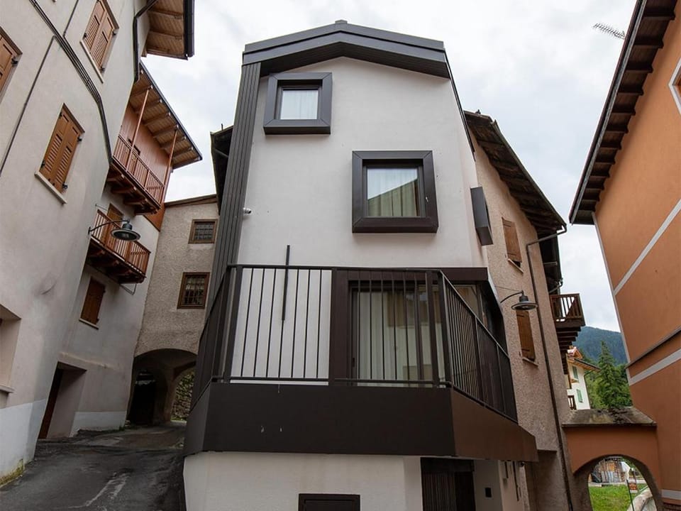 Property building, Street view