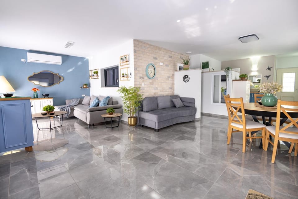 אצל ירדנה- מתחם אירוח כפרי ענק למשפחות Apartment in North District