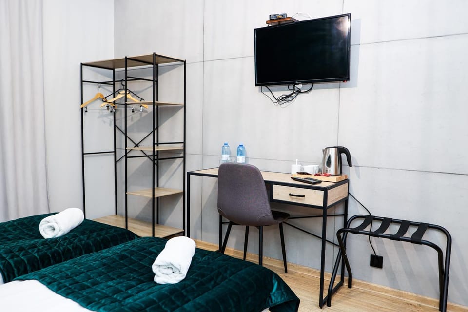Bathroom, TV and multimedia, Photo of the whole room, towels