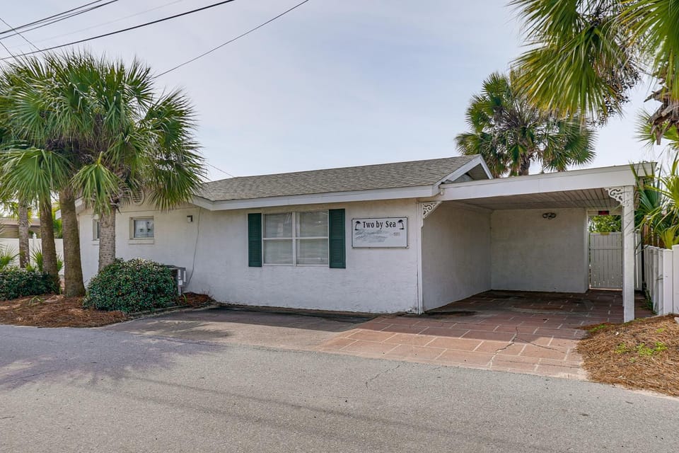 'Two by Sea' Beachfront Private Home w/ Courtyard! House in Panama City Beach