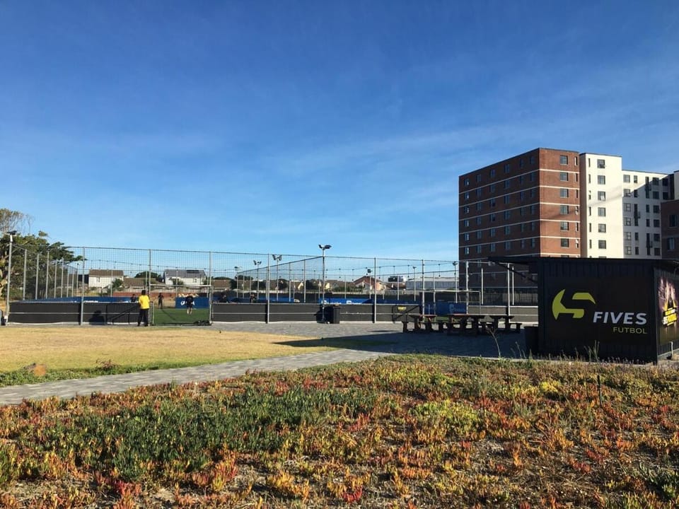 Property building, Day, Neighbourhood, Natural landscape, Game Room, Street view, Location