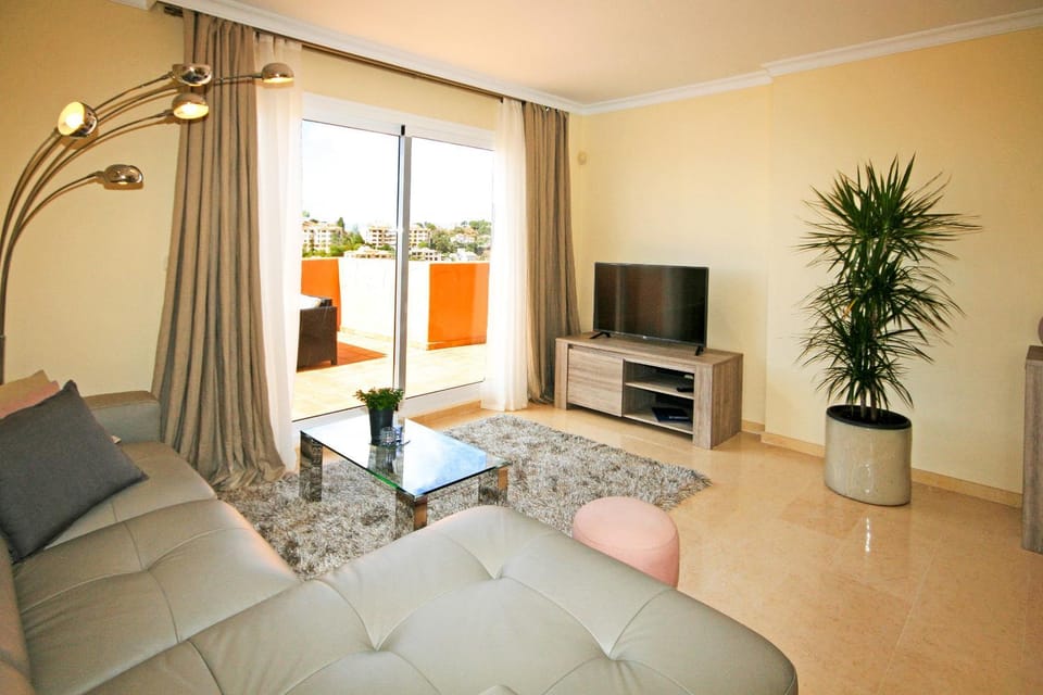 Communal lounge/ TV room, Living room