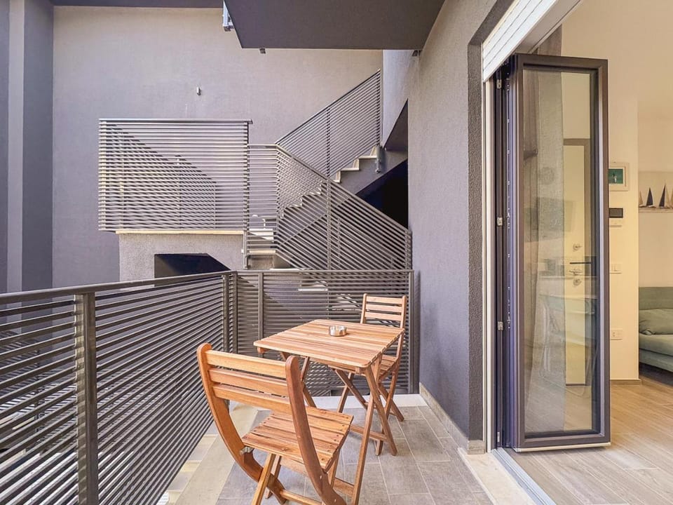 Comfort moderno e semplicità by Host Hero Apartment in Civitanova Marche