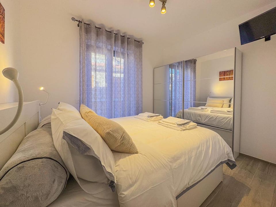 Comfort moderno e semplicità by Host Hero Apartment in Civitanova Marche