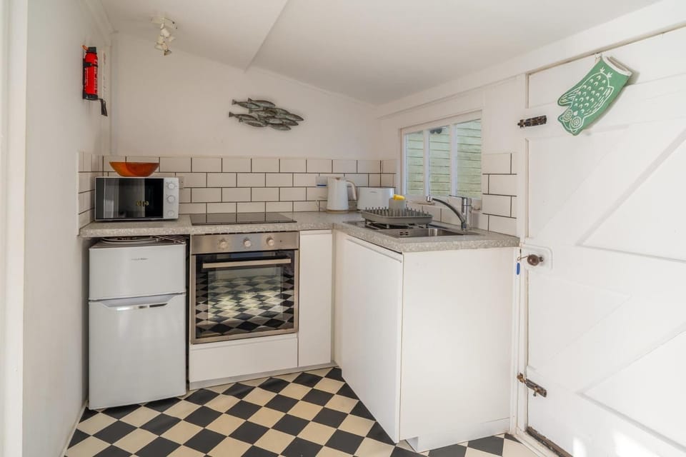Sea Forever Wake up to uninterrupted sea views Chalet in Lyme Regis
