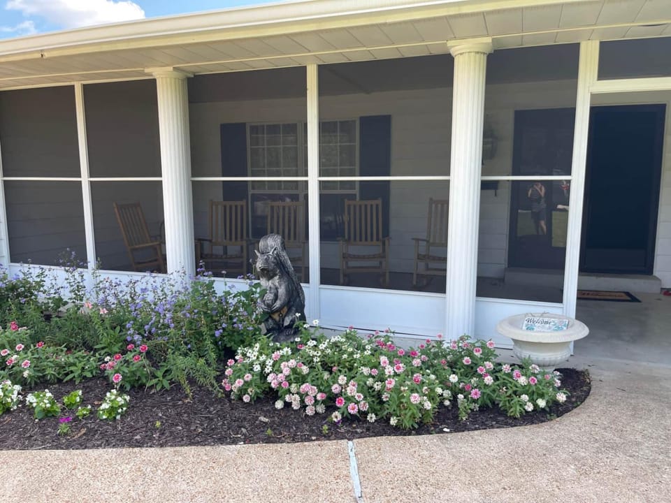 Private Lake Farm Retreat - 5 Homes - 1hr from STL House in Ozark Mountains