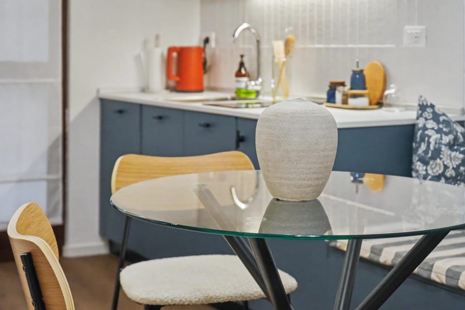 Kitchen or kitchenette, Living room, Dining area