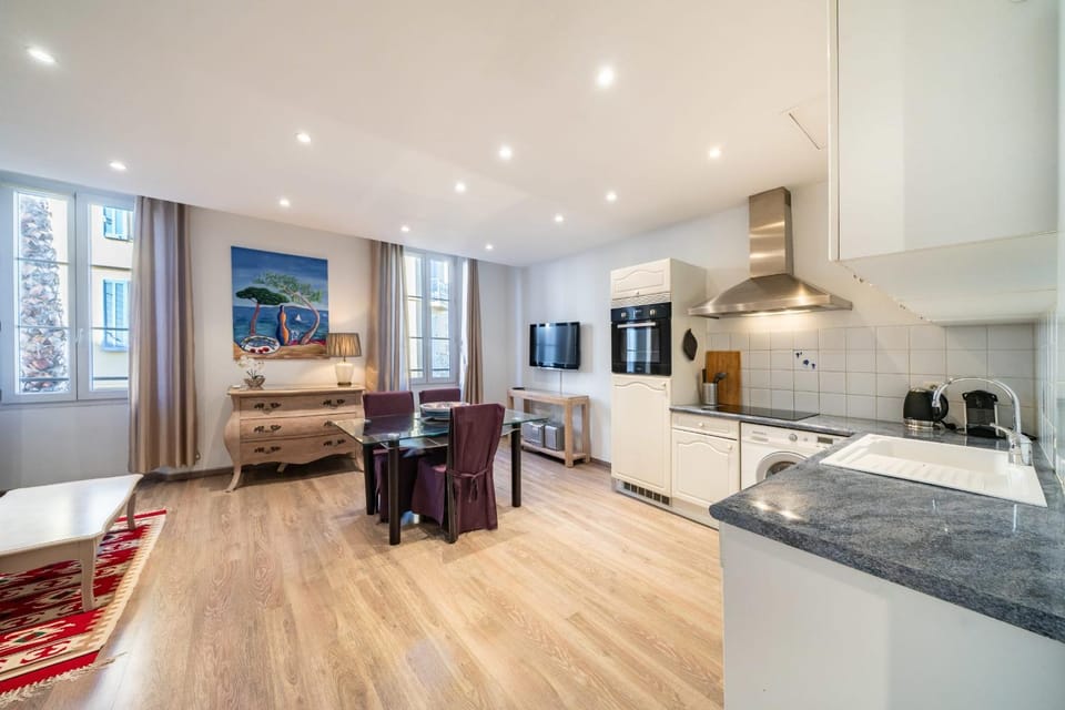 Cozystay 1802 One bedroom in the Heart of Cannes Apartment in Cannes