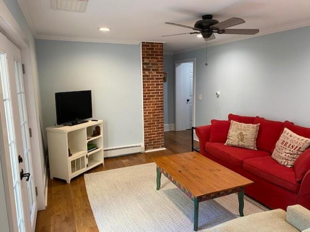 Duplex Farmhouse Rental Walk to Downtown House in Arundel