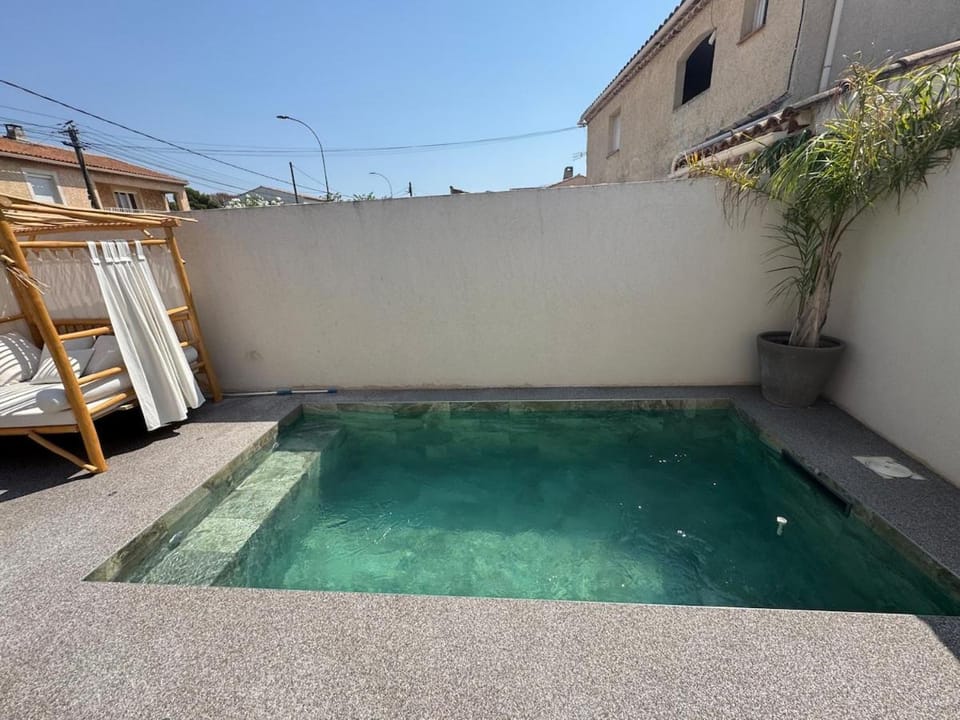 DIGITONE BY GATES Studio cosy et chambre avec piscine au sel pour 4 Apartment in Marignane