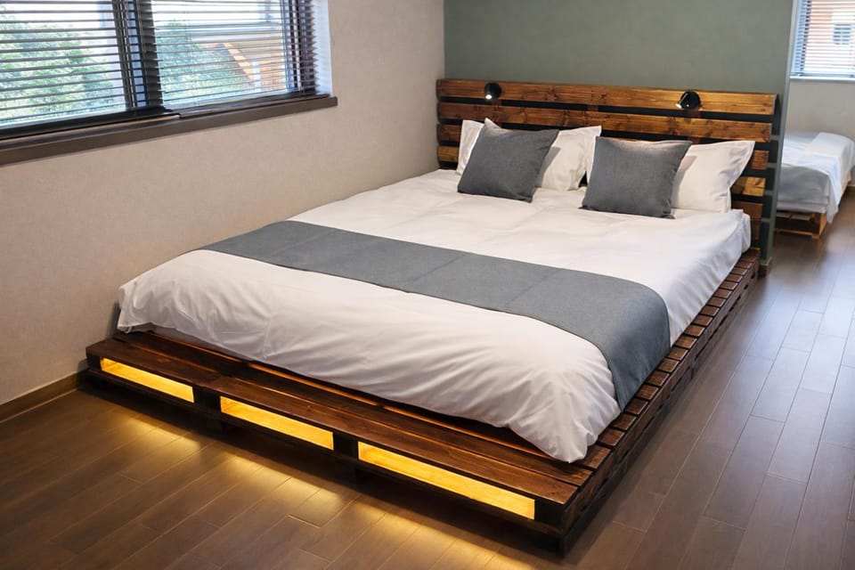 Bed, Photo of the whole room, Bedroom
