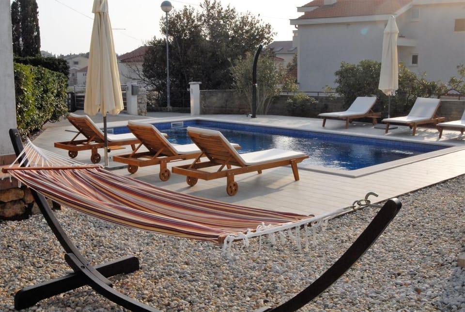 Swimming pool, Swimming pool