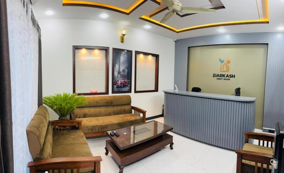 Seating area, Internal: Not applicable to any particular room