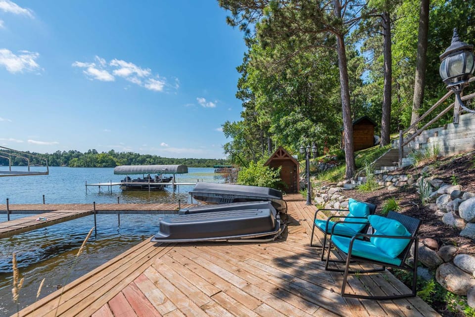 Waterfront Cabin with Bunkhouse Cabin in Pequot Lakes