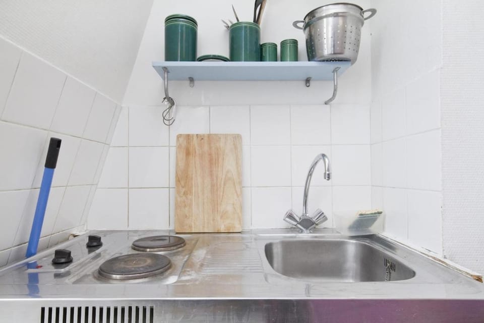 CHAMPS ELYSEES STUDENT STUDIo Apartment in Troyes
