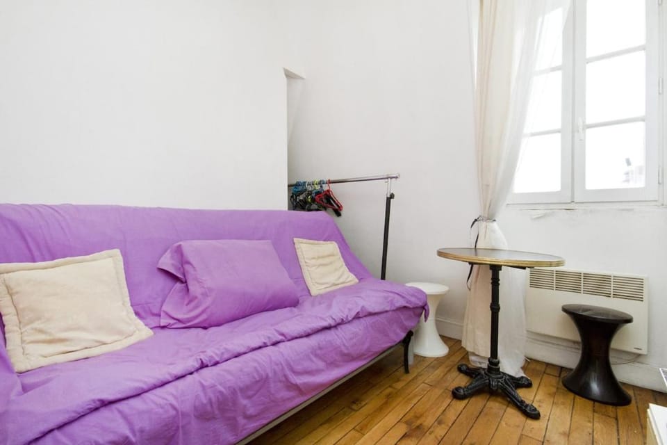 CHAMPS ELYSEES STUDENT STUDIo Apartment in Troyes