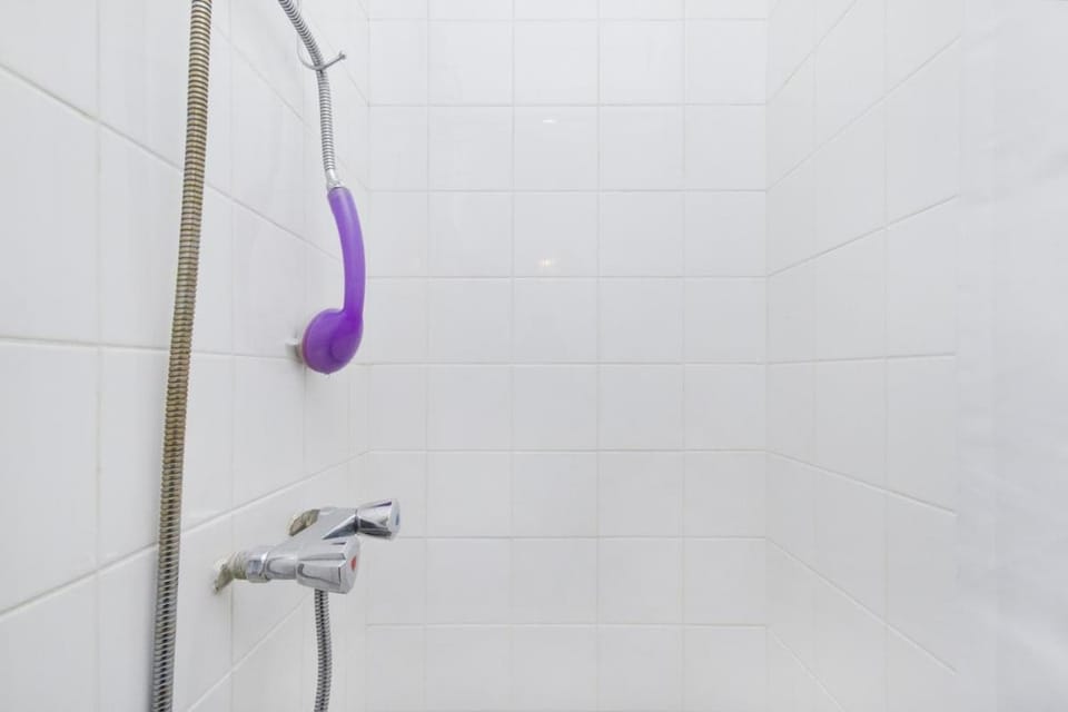 CHAMPS ELYSEES STUDENT STUDIo Apartment in Troyes