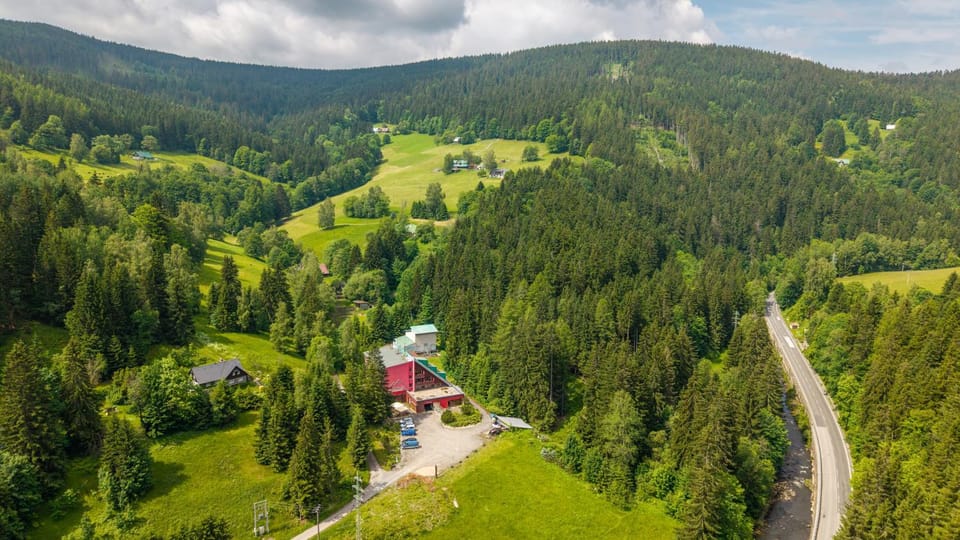 Nearby landmark, Spring, Day, Neighbourhood, Natural landscape, Bird's eye view, Mountain view