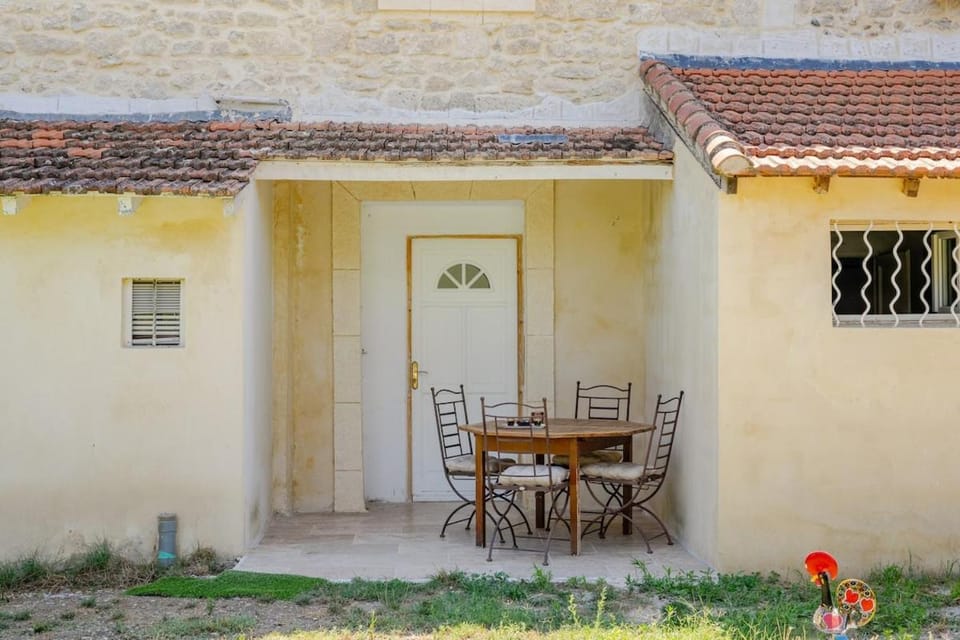 Villa provencale chic avec piscine privee Apartment in Avignon