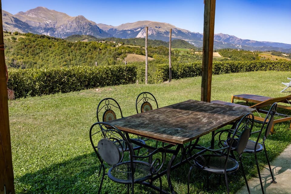 Property building, Natural landscape, Garden, Garden view, Mountain view
