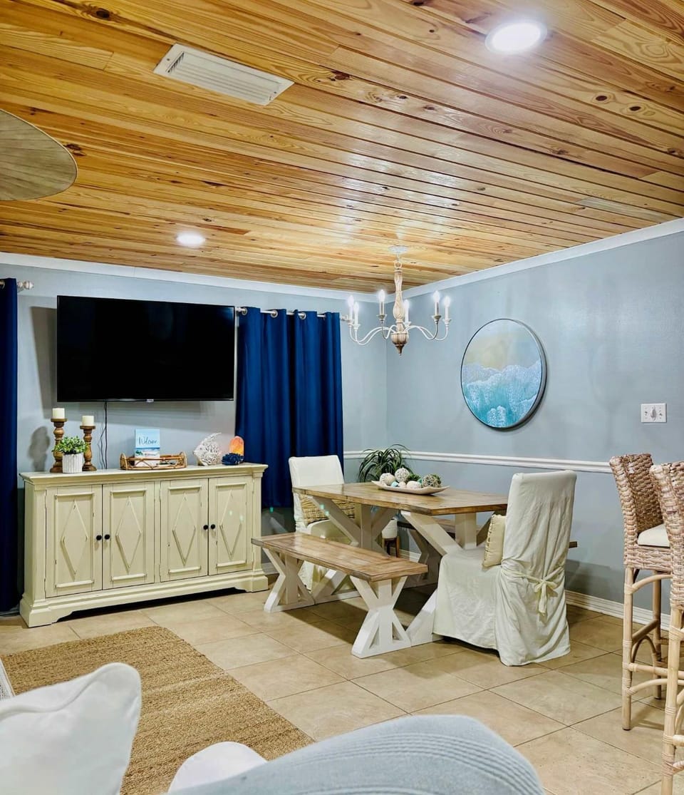The Laughing Seagull Beach & Boats House in Destin