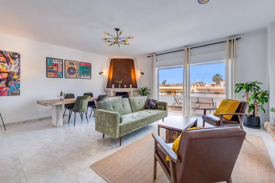 Living room, Dining area